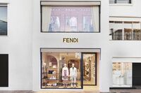 Luxury brands continue to bet on Marbella's Puerto Banus as Hermes, Versace  and Fendi to set up shop - Olive Press News Spain